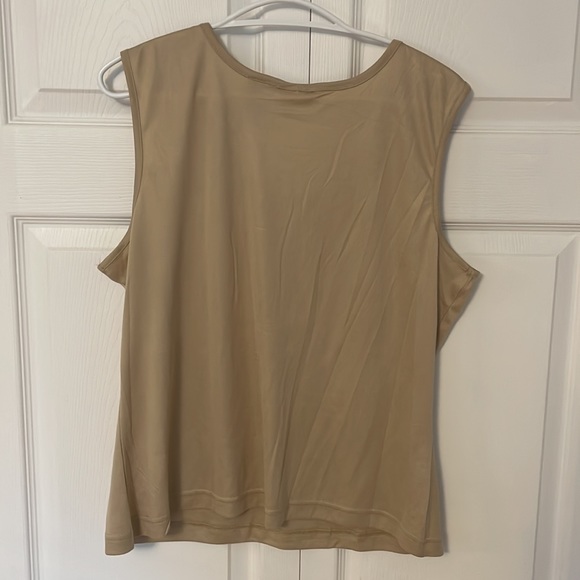 White Stag Tank Tops (lot of 2) - Picture 6 of 6